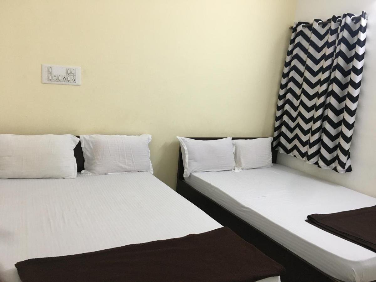Srirangam Suit Rooms Tiruchirappalli Eksteriør billede
