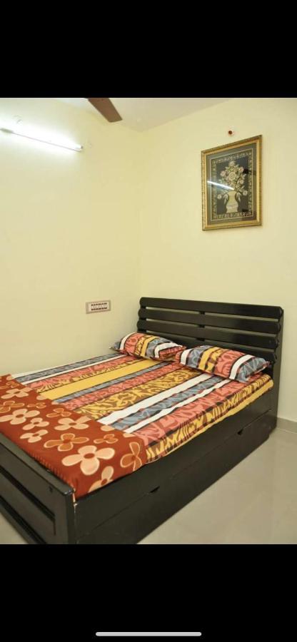 Srirangam Suit Rooms Tiruchirappalli Eksteriør billede