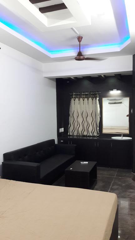 Srirangam Suit Rooms Tiruchirappalli Eksteriør billede
